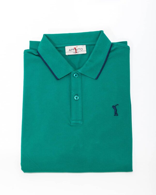 Polo verde smeraldo con ricamo blu – in cotone piqué